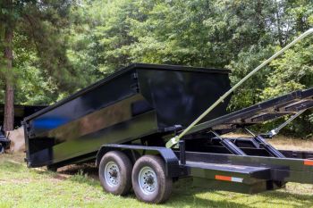 Movers in front of customer's Tennessee home.